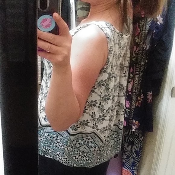 Boho tank. Drawstring criss cross chest - Picture 3 of 4